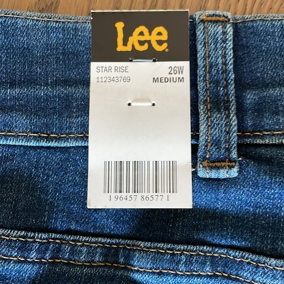 Lee Women's Plus Size Legendary Mid Rise Bootcut Jean NWT Size 26W Medium - Picture 15 of 16